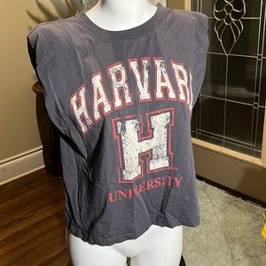 Zara graphic tee with stylish shoulder pads